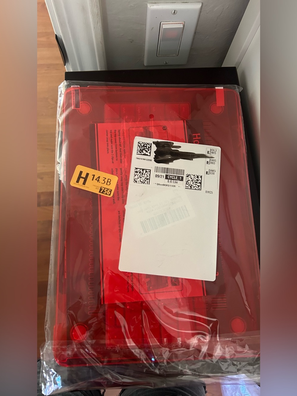 Amazon Red Transparent Laptop Hard Shell Case - Picture 2 of 2